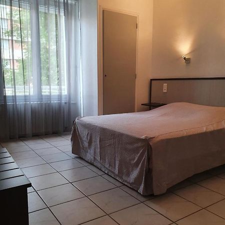Hotel Le Coin Fleuri Digne-les-Bains Esterno foto