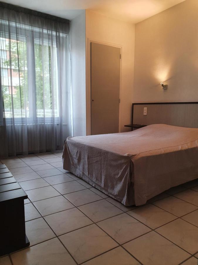 Hotel Le Coin Fleuri Digne-les-Bains Esterno foto