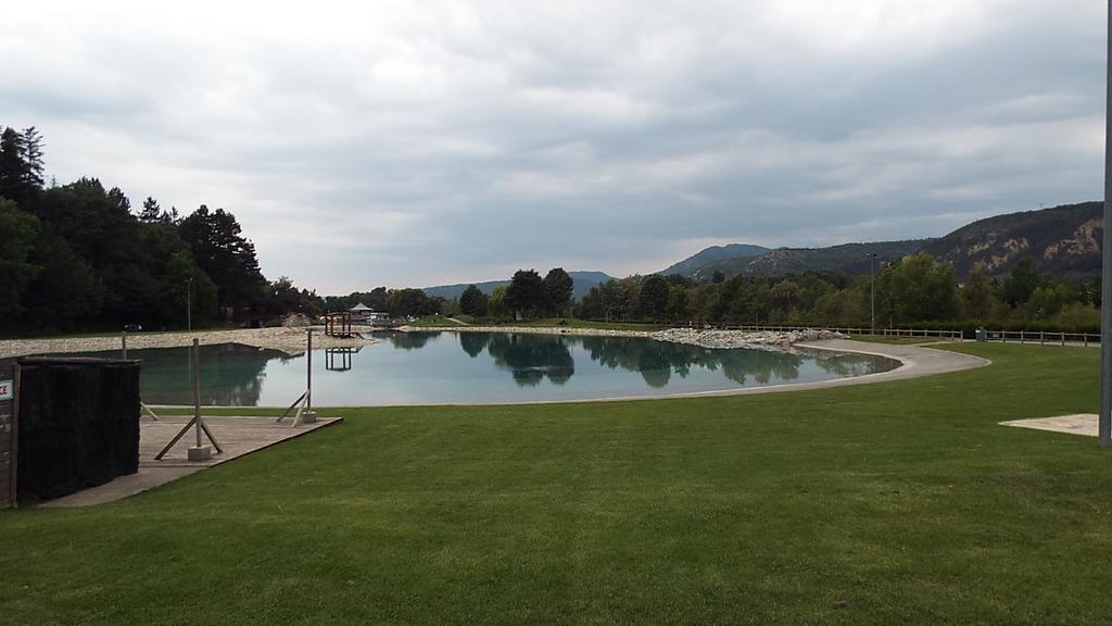 Hotel Le Coin Fleuri Digne-les-Bains Esterno foto